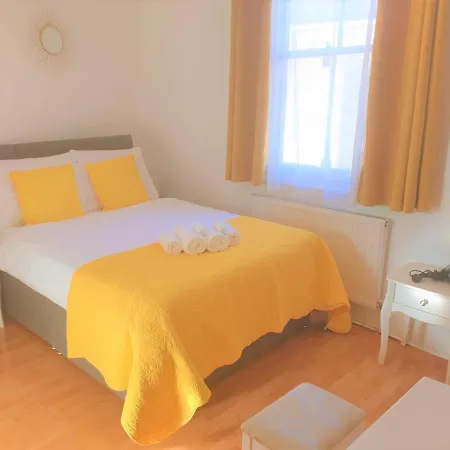 Julian Apartment Center Of Лондон Экстерьер фото
