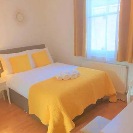 Julian Apartment Center Of Лондон Экстерьер фото